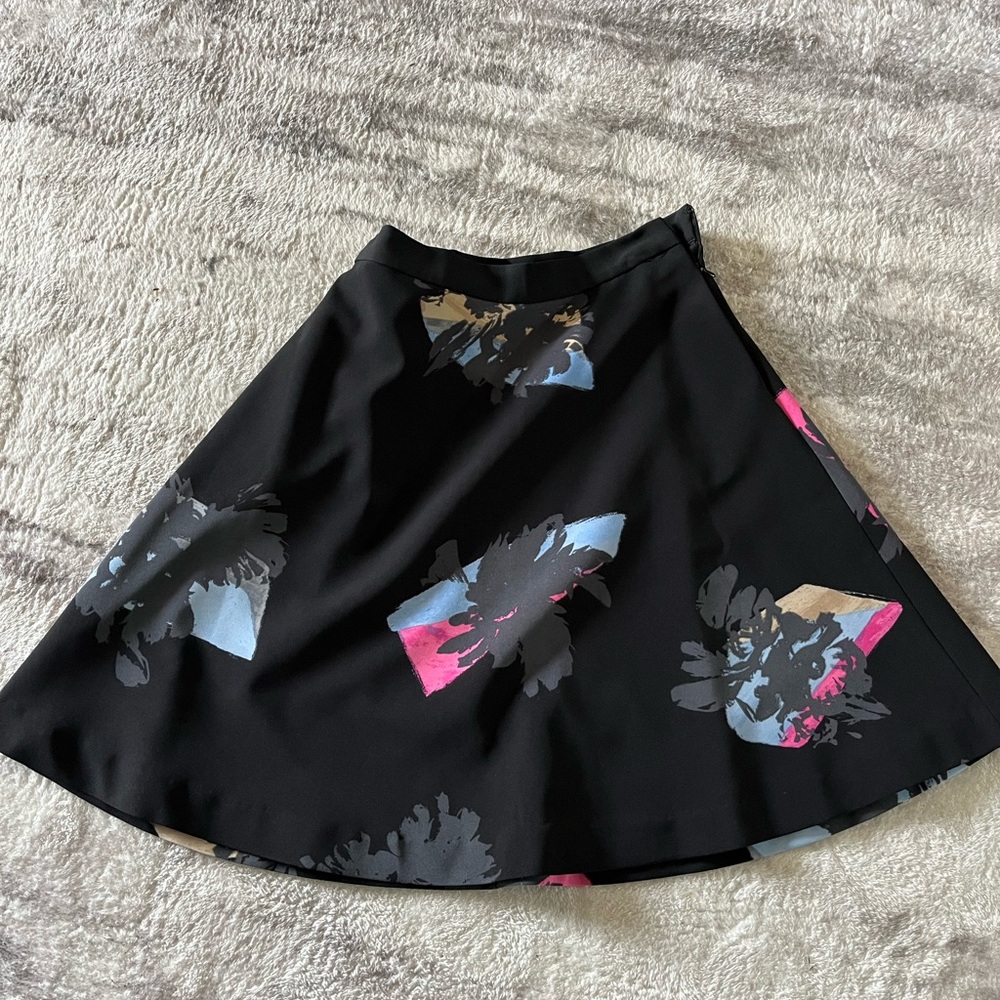 Ellen Tracy Black and BlueArtistic Pattern